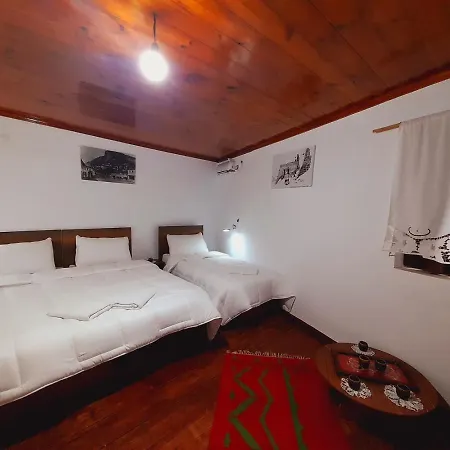Hostel The Bridge Hostel Berat
